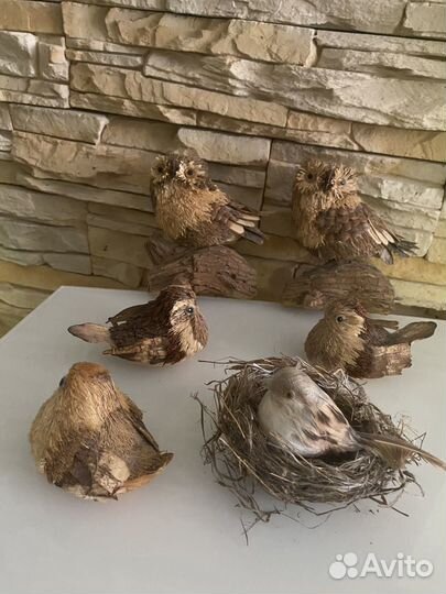 Коллекция интерьерных птиц и гнезд