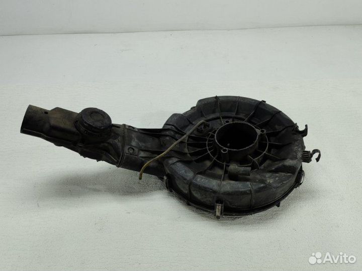 Корпус воздушного фильтра Opel Omega A 1994