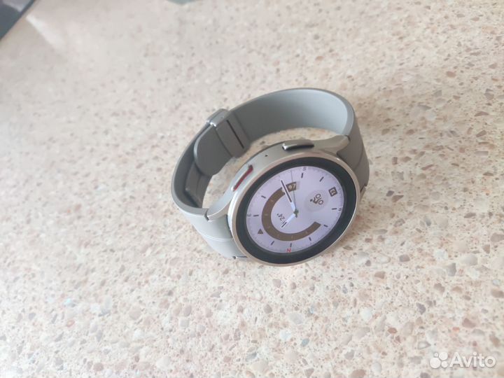 Смарт-часы Samsung Galaxy Watch5 Pro