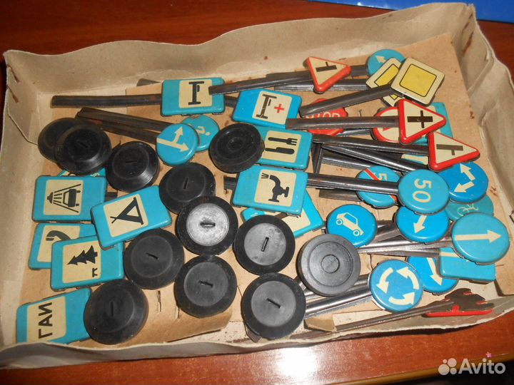 Набор дорожных знаков