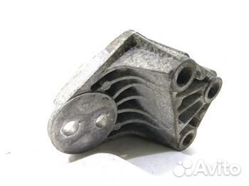 Кронштейн подушки двигателя