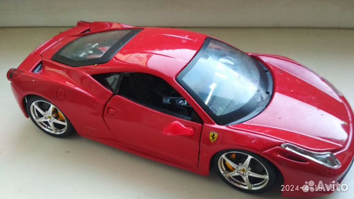 Масшабная машинка 1:24 Ferrari 458