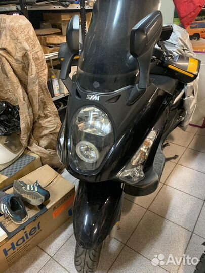 SYM GTS 250 макси-скутер