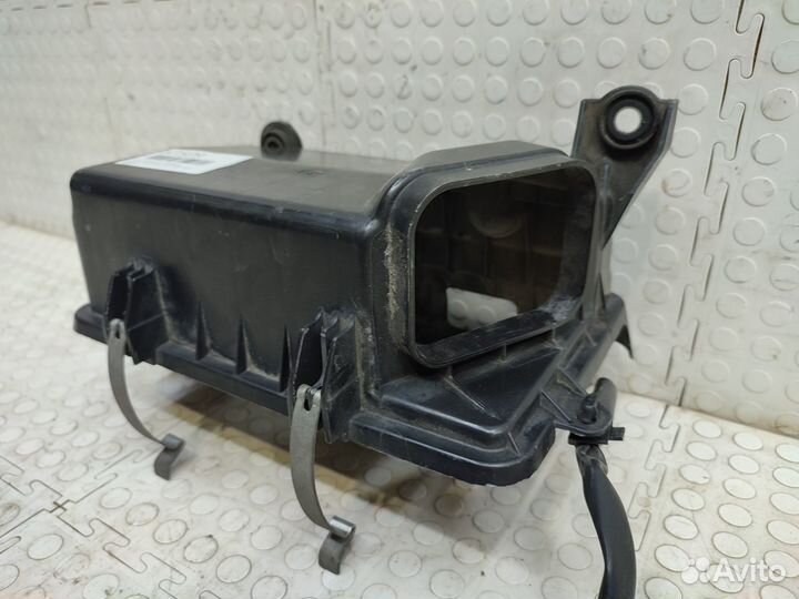 Корпус воздушного фильтра Mitsubishi Outlander 2