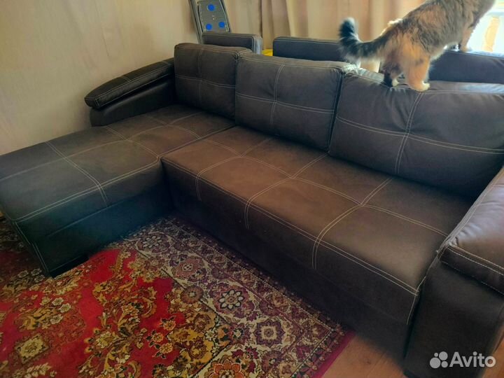 Диван