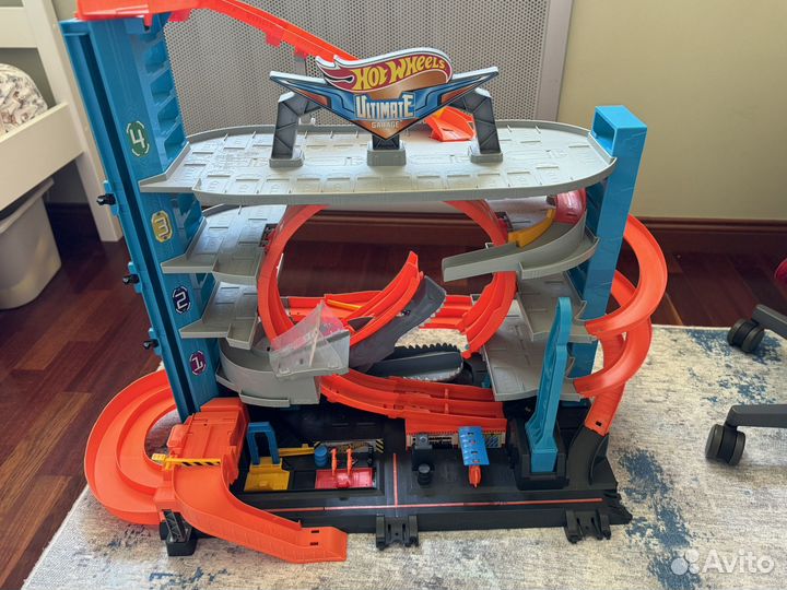 Hot wheels гараж (парковка) акула