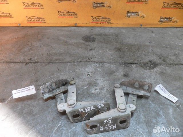 Петля капота Mercedes-Benz Sprinter W901-905 (1995