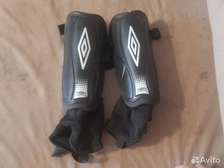 Футбольные щитки