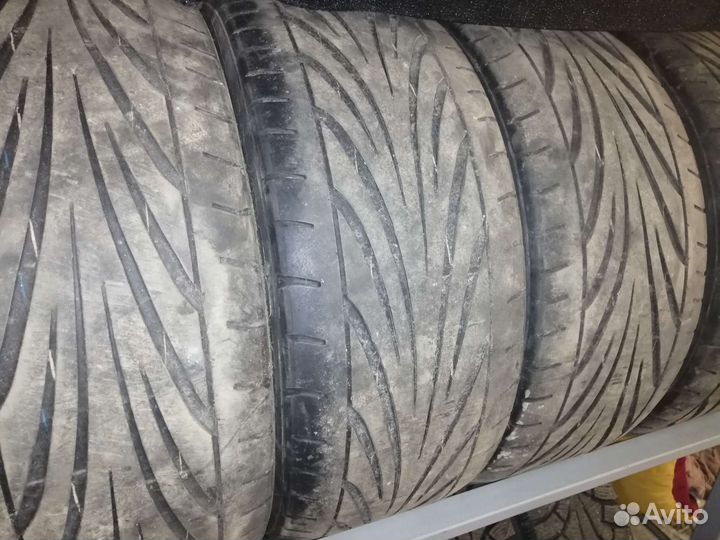 Toyo Proxes T1-R 235/45 R18