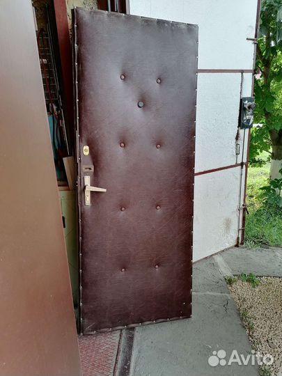 Дверь входная металлическая