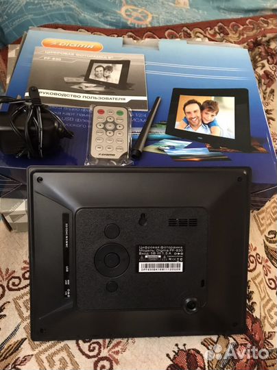 Цифровая фоторамка модель Digma PF-830