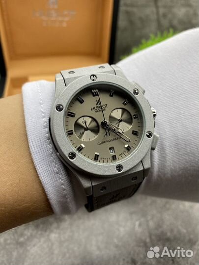 Часы с хронографом Hublot