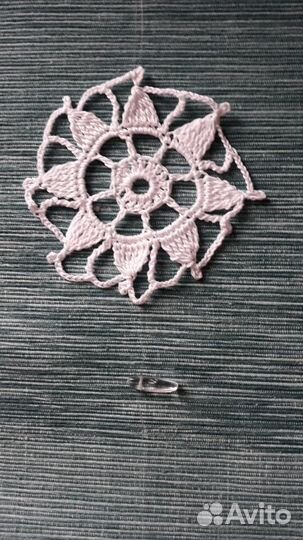 Снежинки связанные крючком на леске.Новый год