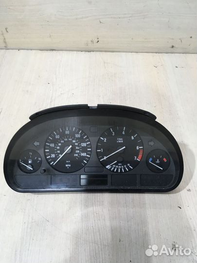Панель приборов BMW 5 E39 2.2 Мили 62118381196