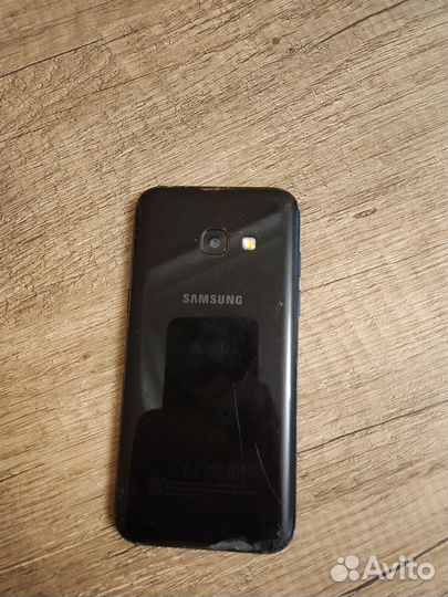 Телефон Samsung galaxy a3 2017