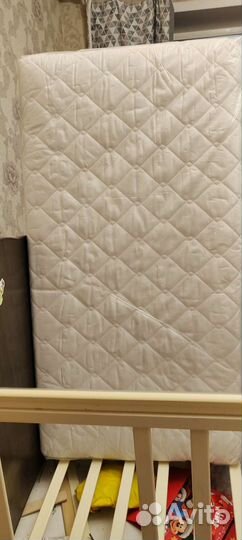 Детская кроватка с комодом