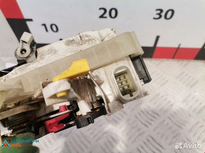 Замок двери передней правой Jeep Compass рест