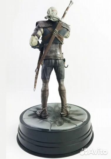 Фигурка Ведьмак Дикая Охота Геральт из Ривии 25 см