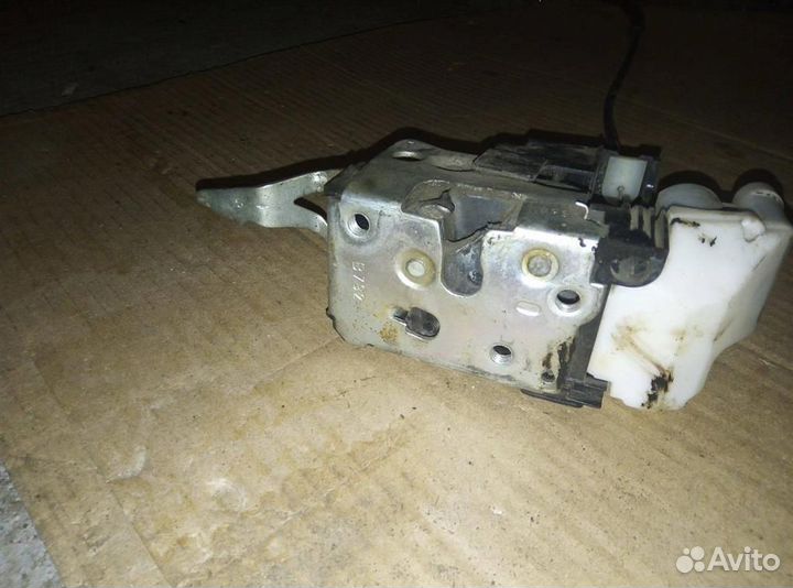 Замок двери передней левой fiat Punto II (188) 1