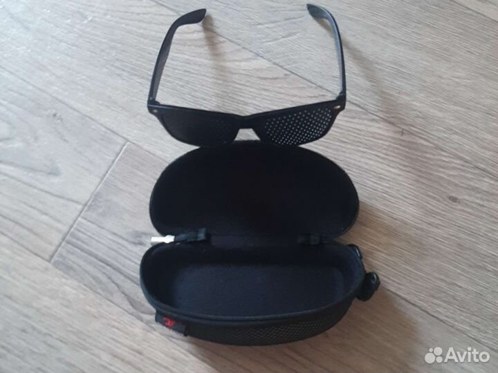 Перфорационные очки,футляр для очков