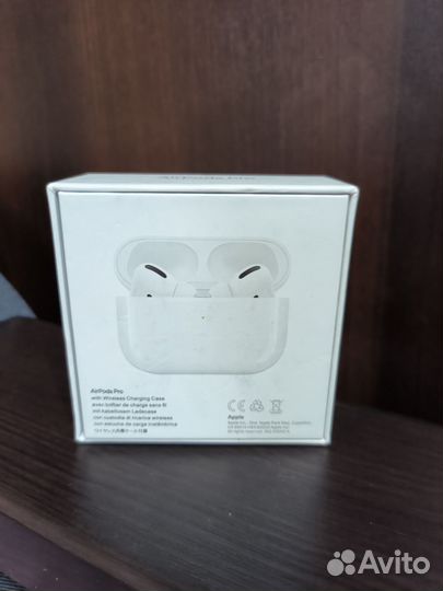 Коробка от наушников AirPods Pro