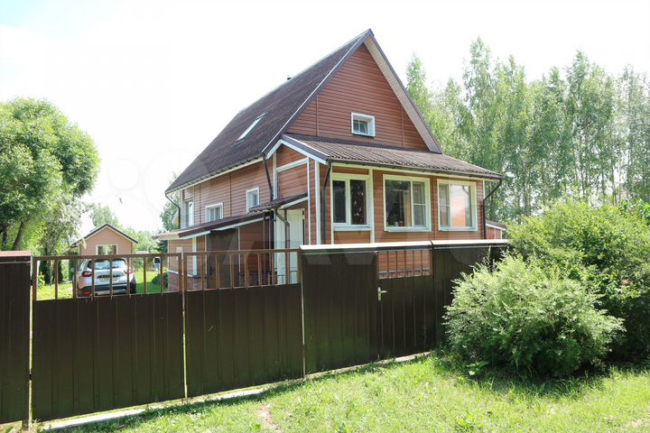 Коттедж 193,6 м² на участке 16,9 сот.