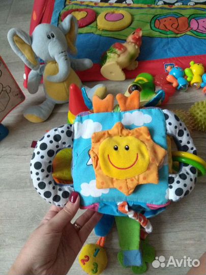 Развивающий коврик + игрушки