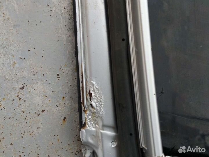 Передняя левая дверь honda civic 4D