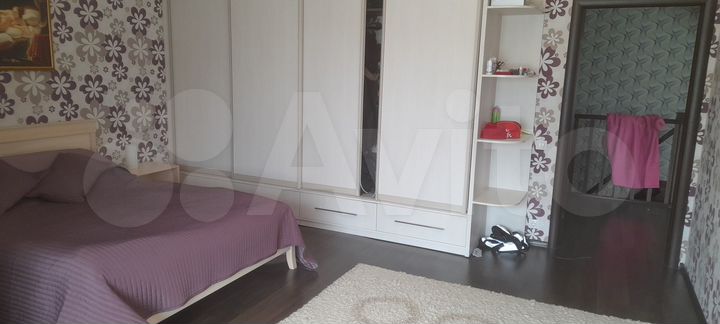 Дом 400 м² на участке 17 сот.