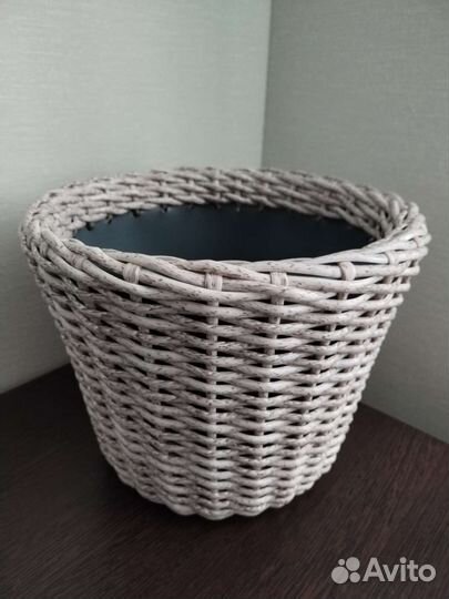 Кашпо из ротанга ручная работа