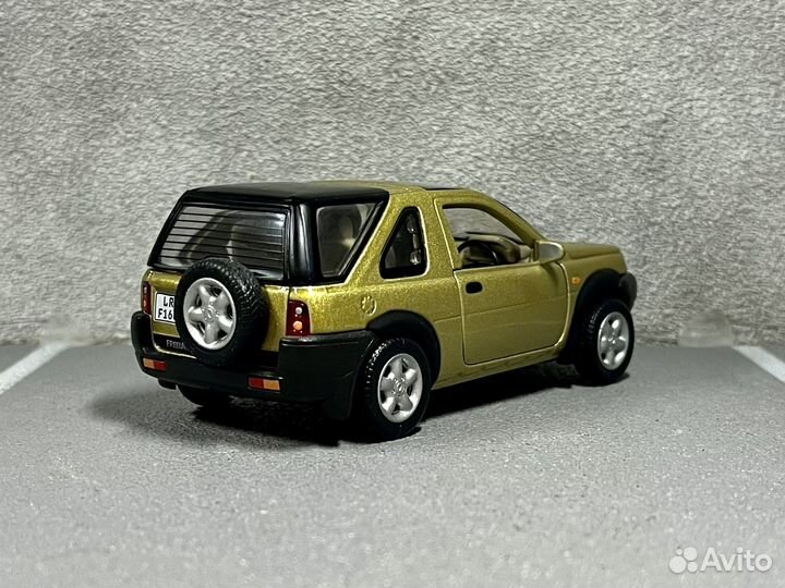 Коллекционная модель Land Rover Freelander 1:43