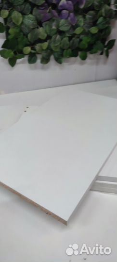 Полка IKEA утруста