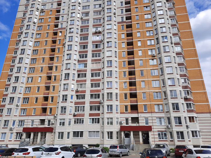 2-к. квартира, 60 м², 13/17 эт.
