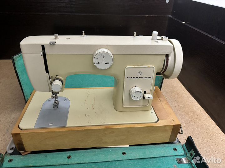Швейная машина чайка 132м