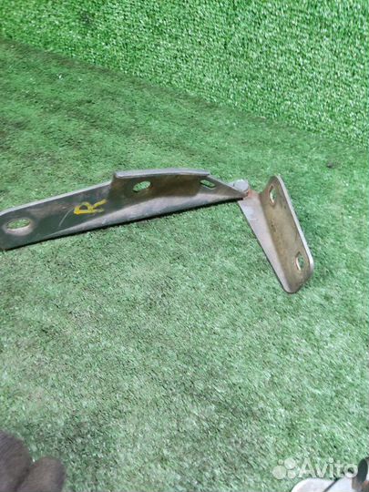 Петля капота правая LADA Kalina