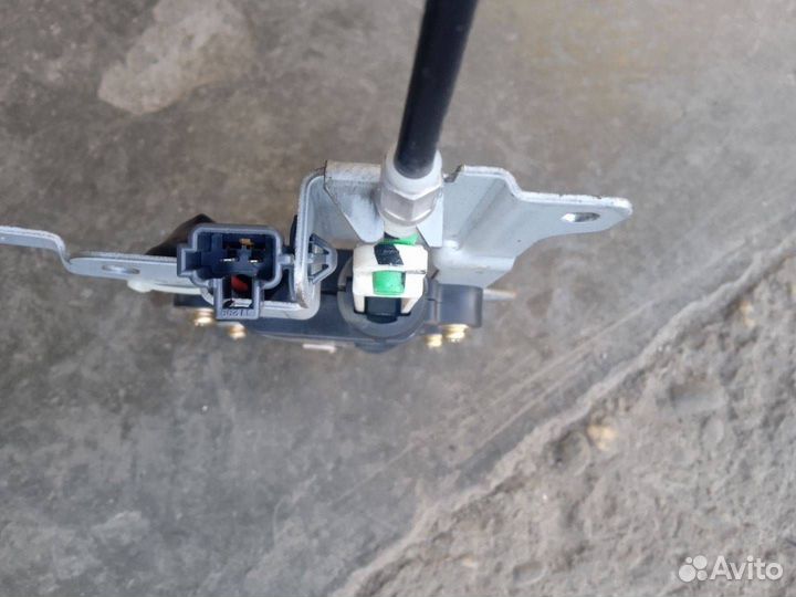 Сервопривод доводчика двери задней правой Toyota