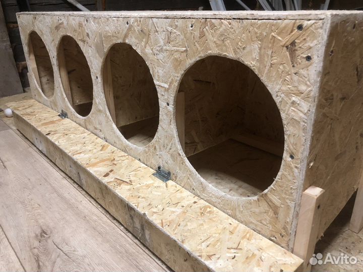 Гнездо для кур с яйцесборником