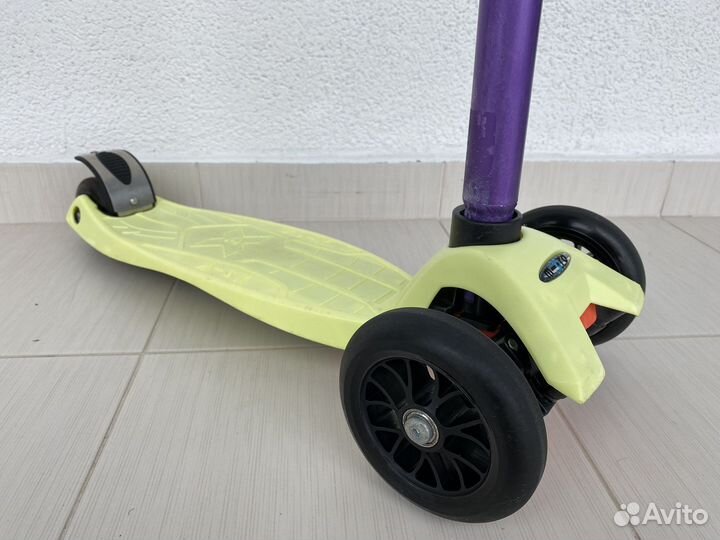 Самокат трехколесный Micro Maxi