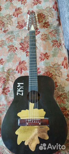 Акустическая гитара