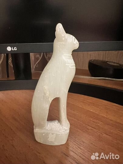 Статуэтка из натурального камня