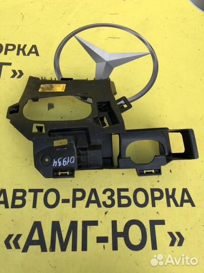 Smart fortwo W453 Кронштейн бампера переднего R