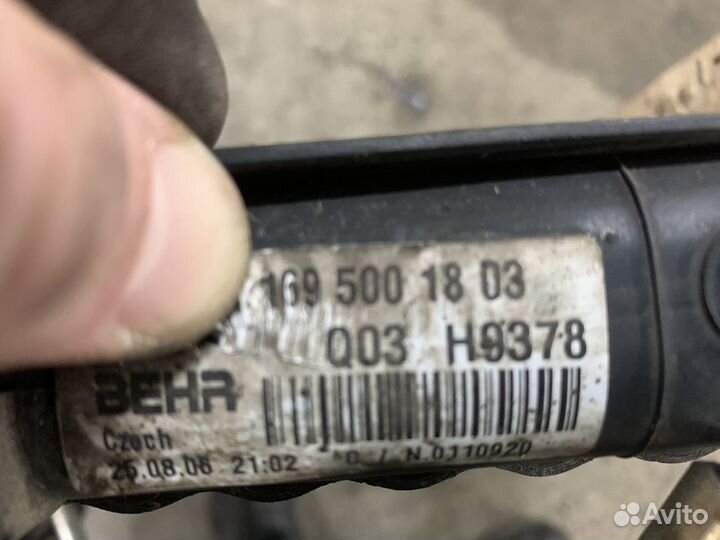 Радиатор охлаждения на мерседес W169/W245 АКПП