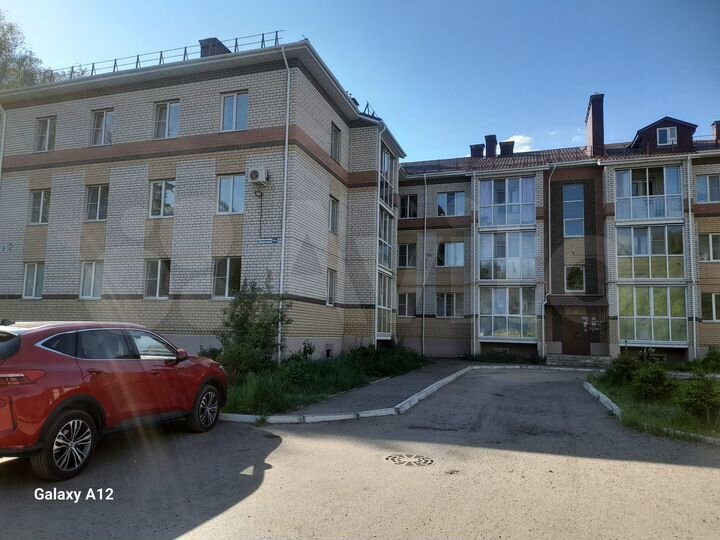 3-к. квартира, 60 м², 1/3 эт.