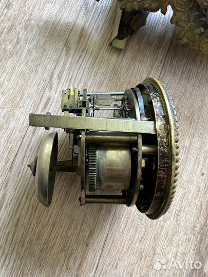 Старинные каминные часы