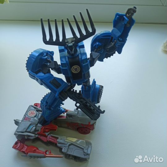 Трансформеры роботы под прикрытием Тандерхуф