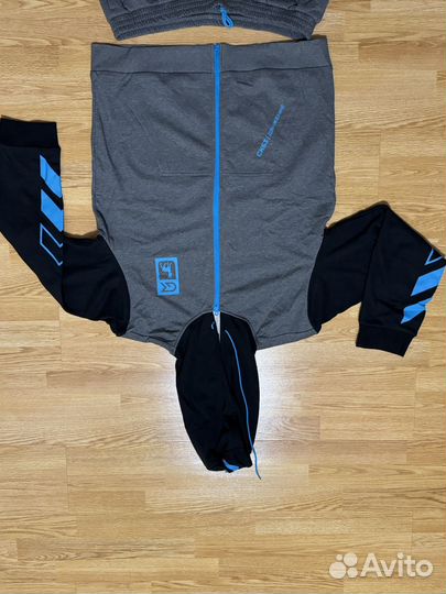 Спортивный костюм