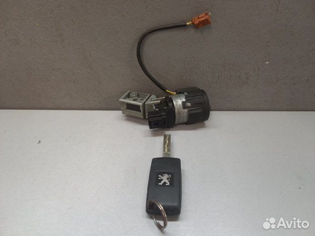 Замок зажигания Peugeot 308 2013