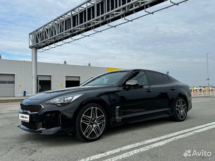 Kia Stinger 2.0 AT, 2022, 33 000 км