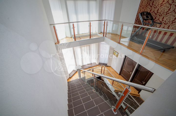 Коттедж 421,4 м² на участке 11,5 сот.