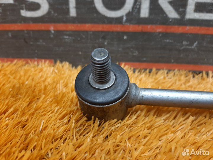 Стойка стабилизатора задняя правая Mercedes-Benz